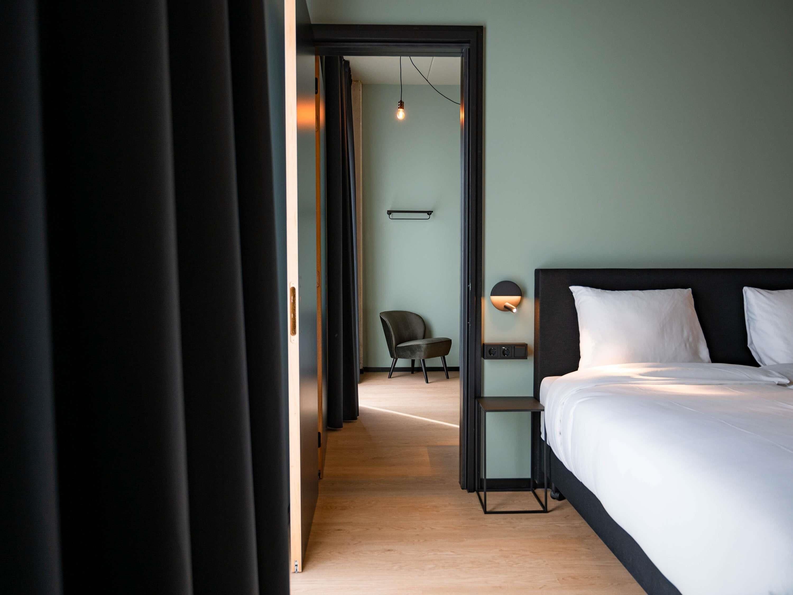 Minibar, in-room safe, desk, laptop workspace