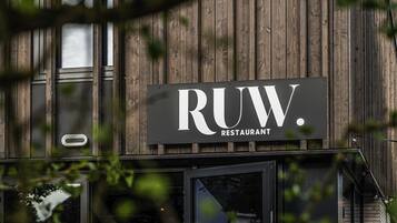 Breakfast, lunch and dinner served