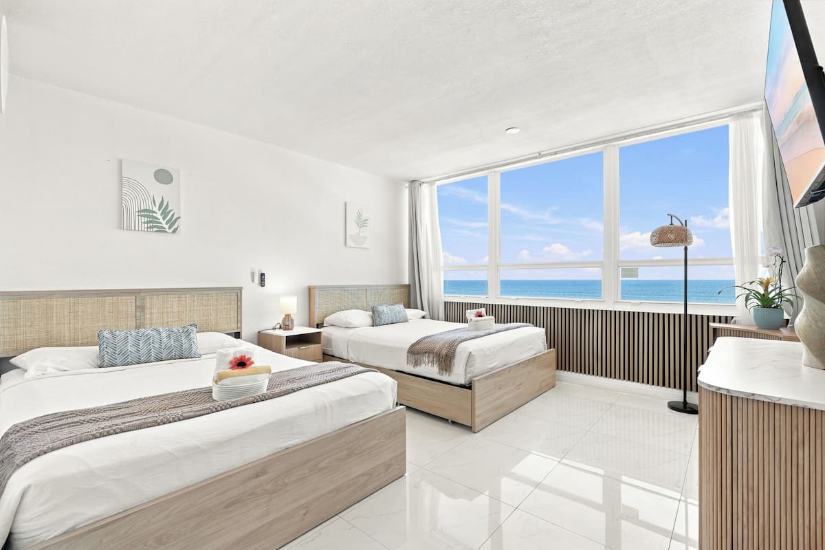 Luxury Condo | Iron/ironing board (on request), cribs (free), WiFi (free)