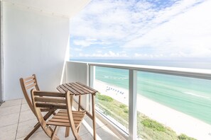 Beach/ocean view - Girasole Suites (Miami Beach)