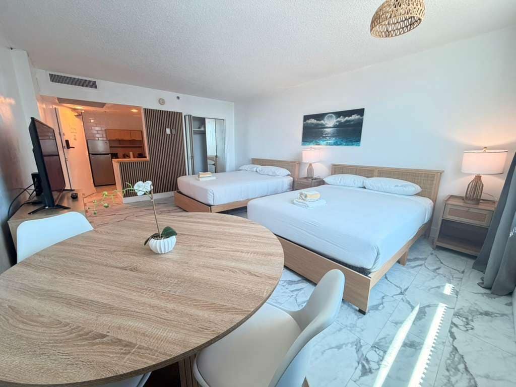 Comfort Studio Suite | Individually decorated, individually furnished, iron/ironing board