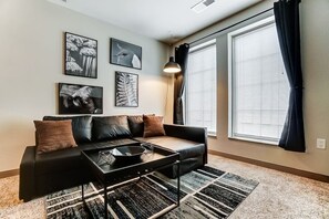 Televisión, oficina