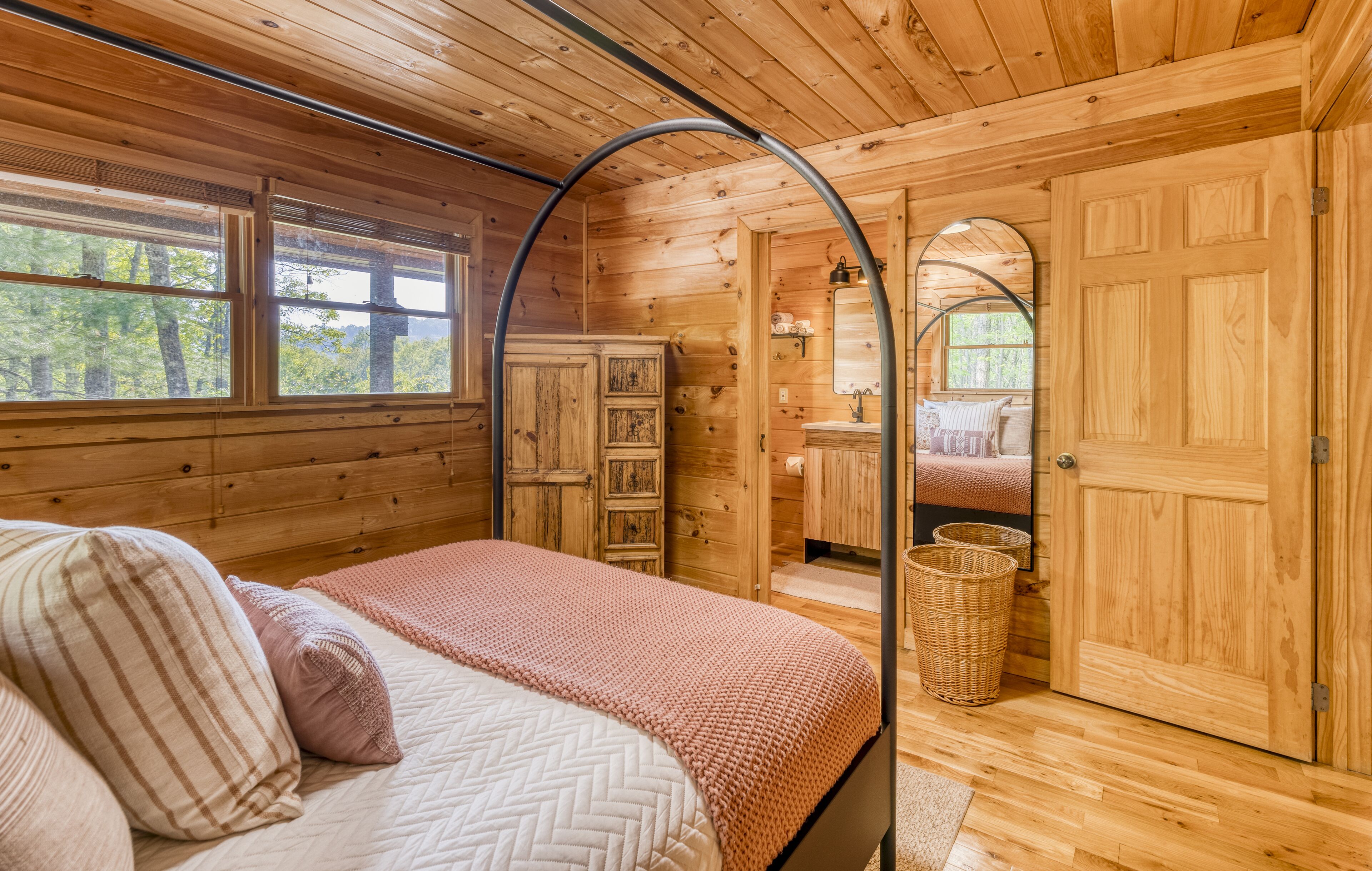 2 chambres, fer et planche à repasser, lit parapluie, Wi-Fi