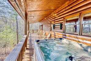 Terrace/patio - Amazing Foliage Views + Mountain View + Hot Tub + Fire Pit + Wrap-around Deck (Cherry Log)