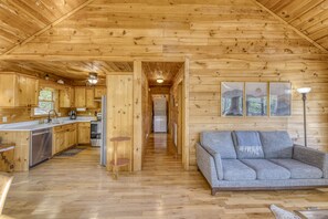 Smart-TV, Kamin, Videothek