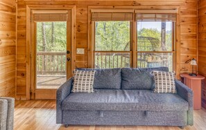 Smart TV, fireplace, video library - Amazing Foliage Views + Mountain View + Hot Tub + Fire Pit + Wrap-around Deck (Cherry Log)