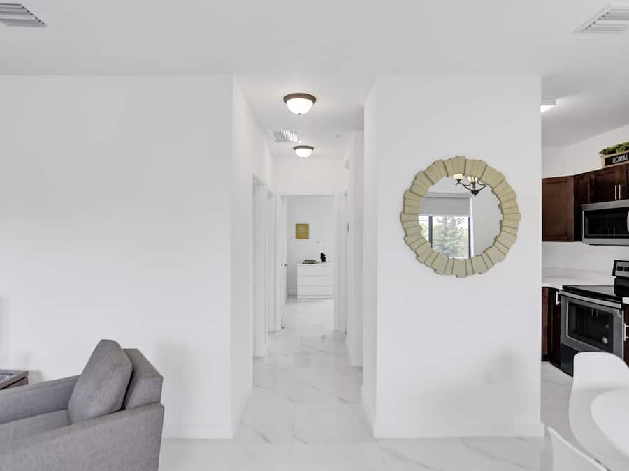 32-inch Smart TV with digital channels, TV, Netflix