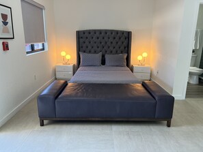Studio Deluxe, 1 grand lit, salle de bains privée | Couette en duvet d'oie, matelas Select Comfort, décoration personnalisée