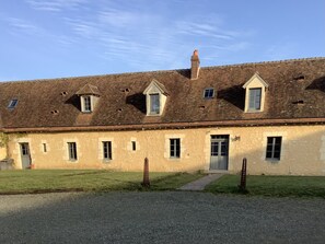 Exterior - CHARMING LONGERE TRADITIONNELLE DU PERCHE IN A FARMHOUSE WITH POOL (Rémalard-en-Perche)