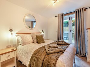 3 bedrooms, free WiFi, bed sheets