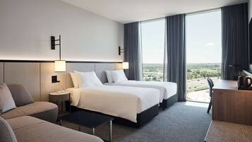 Egyptian cotton sheets, premium bedding, pillow-top beds, in-room safe