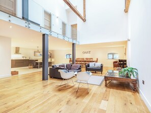 Interior - 3 bedroom accommodation in Letheringsett (Letheringsett)