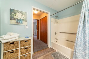 花灑/浴缸組合、風筒、提供毛巾、番梘