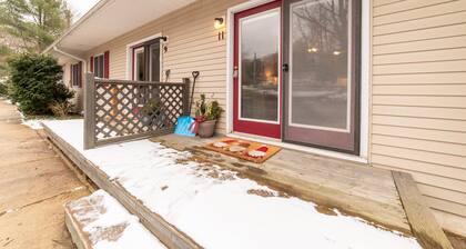 Lovely 3 min. Walk to Walloon Lake