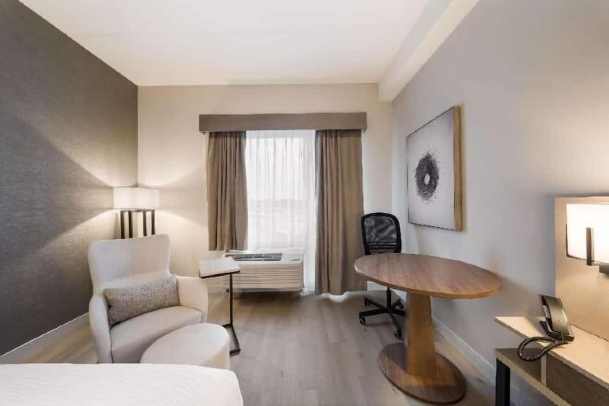 1 bedroom, hypo-allergenic bedding, in-room safe, desk