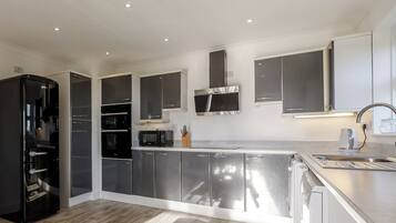 Dishwasher, high chair