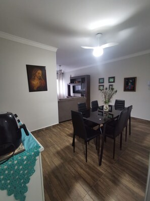 Interior - Apartment in Vila Guilhermina, 100m from the beach. Completely renovated! (SP)