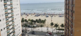 Vila Guilhermina apartment 100m from the beach. Completely renovated!