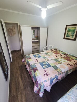 3 bedrooms, iron/ironing board, WiFi - Apartment in Vila Guilhermina, 100m from the beach. Completely renovated! (SP)