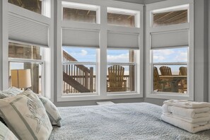 4 habitaciones, tabla de planchar con plancha y cuna de viaje 