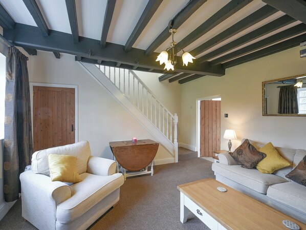 Fireplace - 1 bedroom accommodation in Whitchurch (Whitchurch)