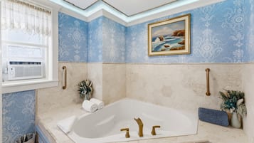 Blue Spa Room | Private spa tub
