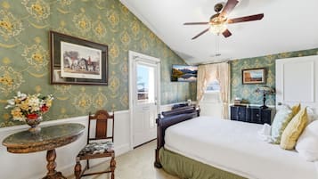 Sundance Spa Suite | Egyptian cotton sheets, premium bedding, individually decorated