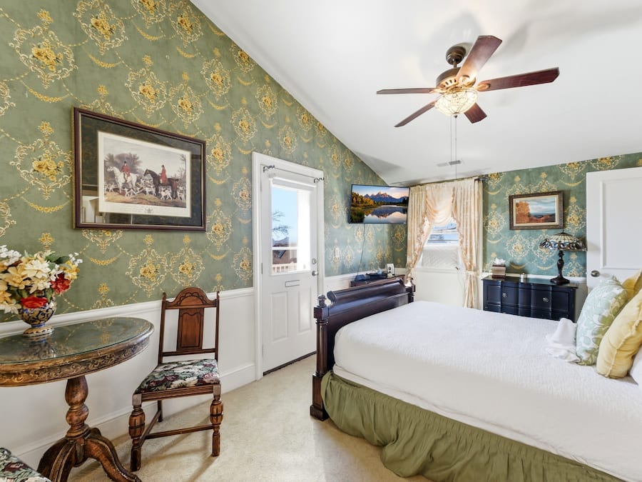 Sundance Spa Suite | Egyptian cotton sheets, premium bedding, individually decorated