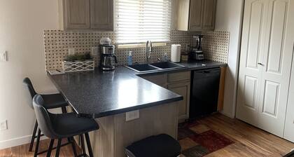 Family-Friendly townhome with hiking, seasonal pool/hot tub & Zion National Park