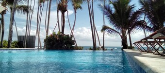 BEACH FRONT CARIBBEAN GETAWAY!