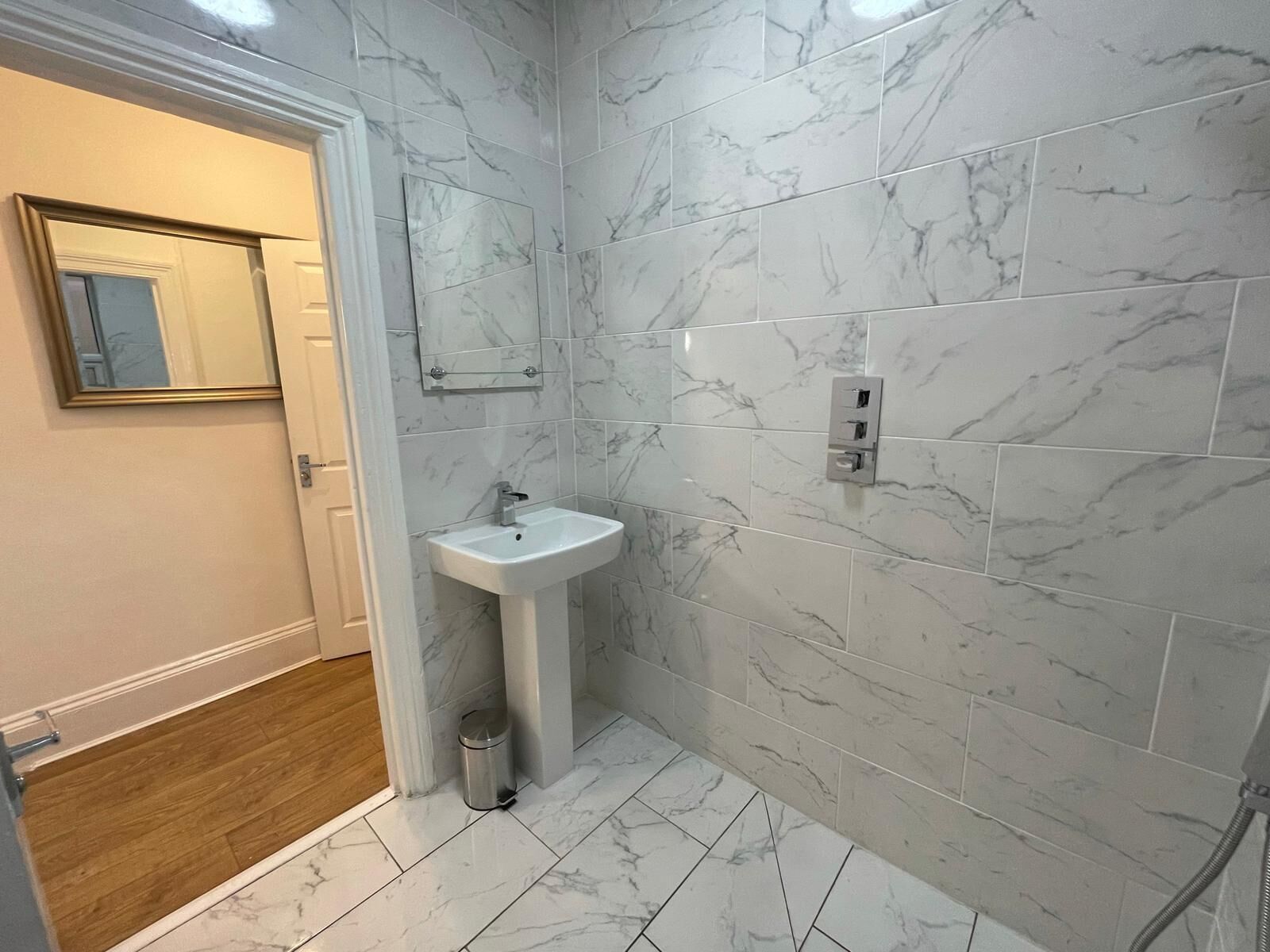 Foto - CityStays Rooms with Free Parking