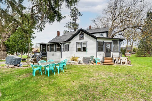 Twin Lakes Cottage: Walk to Elizabeth Lake!