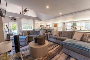 Télévision, jeux vidéo, table de tennis de table, livres