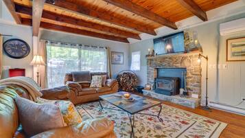 Smart TV, fireplace, video games, table football