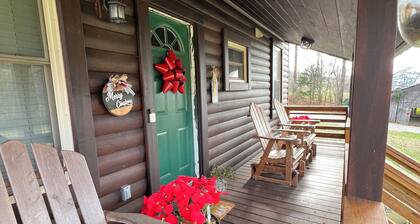 Country log cabin in beautiful middle Tennessee