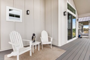 Terrace/patio - Lakefront house w/pool, kayaks, ping-pong, gas grill, & paddle boards (Kingsland)