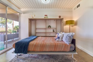 3 chambres, bureau, fer et planche à repasser, accès au Wi-Fi (inclus)