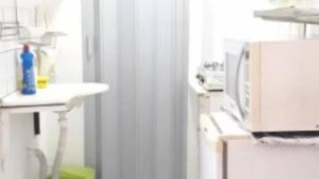 Geladeira, micro-ondas, cooktop, liquidificador