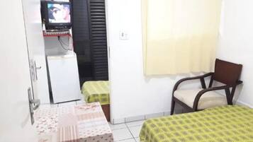 2 bedrooms, desk, free WiFi, bed sheets