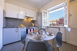 Kühlschrank, Ofen, Herdplatte, Geschirrspüler