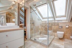 تجهيزات دش، مجففات شعر، مراحيض شطف، صابون