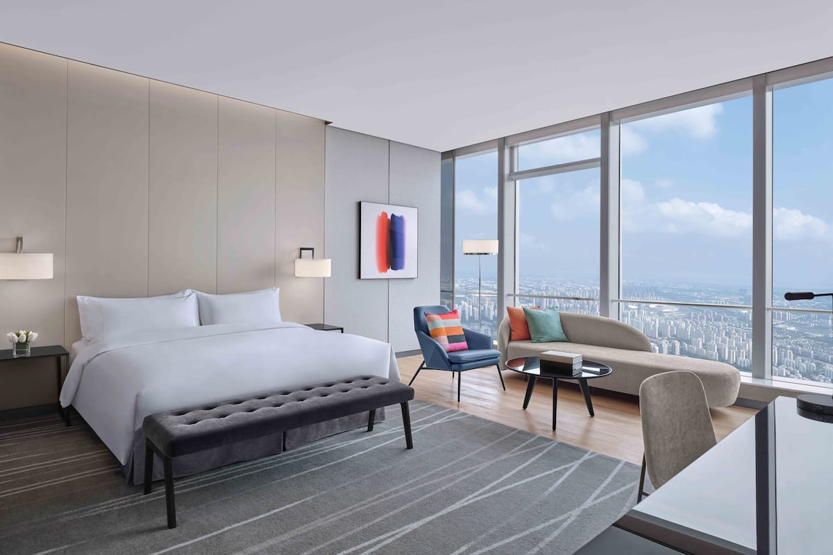 Deluxe Room, 1 Queen Bed (N3) | 1 bedroom, premium bedding, minibar, desk