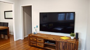 Smart TV, DVD player