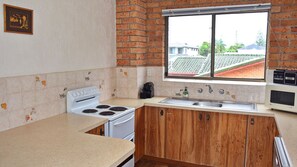 Microwave, dishwasher - Woody Wonder Unit 2 - South West Rocks - Bring your own linen (SOUTH WEST ROCKS)