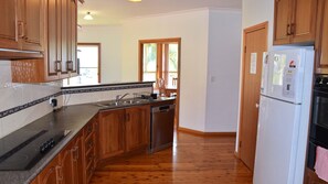 Micro-ondes, lave-vaisselle