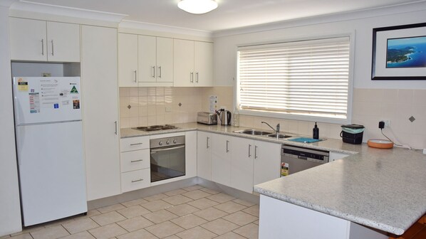 Micro-ondes, lave-vaisselle