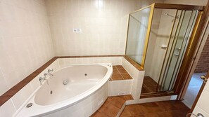 Bathtub, jetted tub