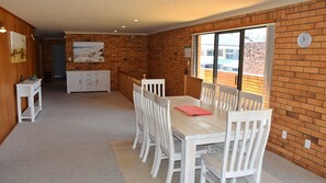 Dining - Baywatch - Bring your own linen (SOUTH WEST ROCKS)