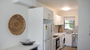 Micro-ondes, lave-vaisselle