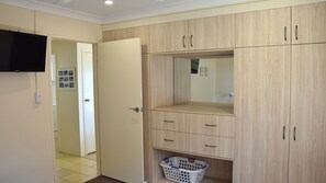 Interior - Pacific Court no.3 - South West Rocks - Bring your own Linen (SOUTH WEST ROCKS)